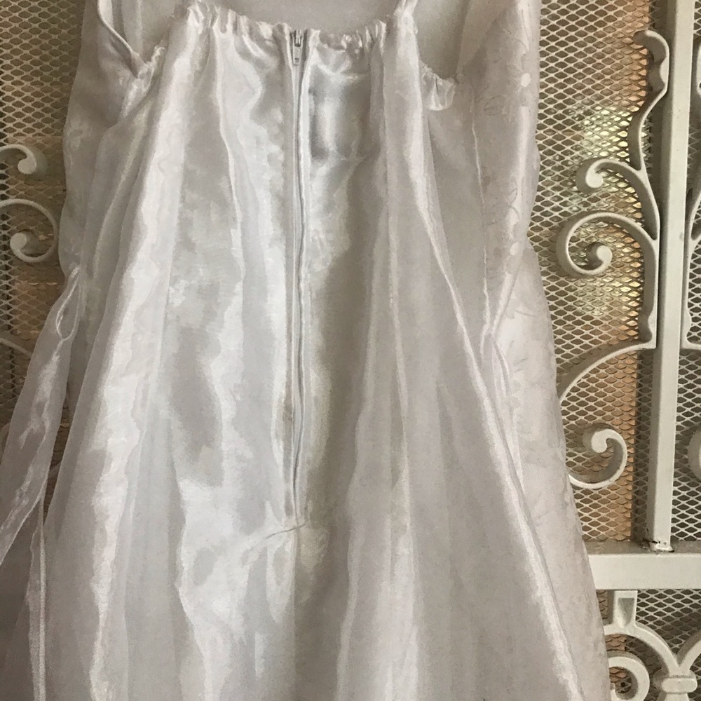 Dress - Picture 2 of 5